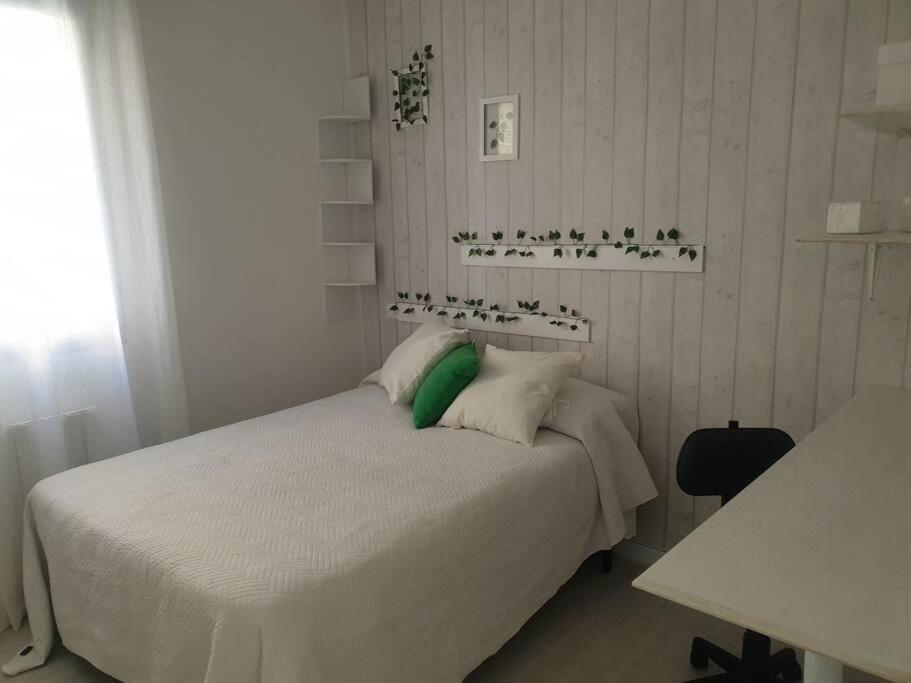 Apartment Eguzkilore. Logrono
